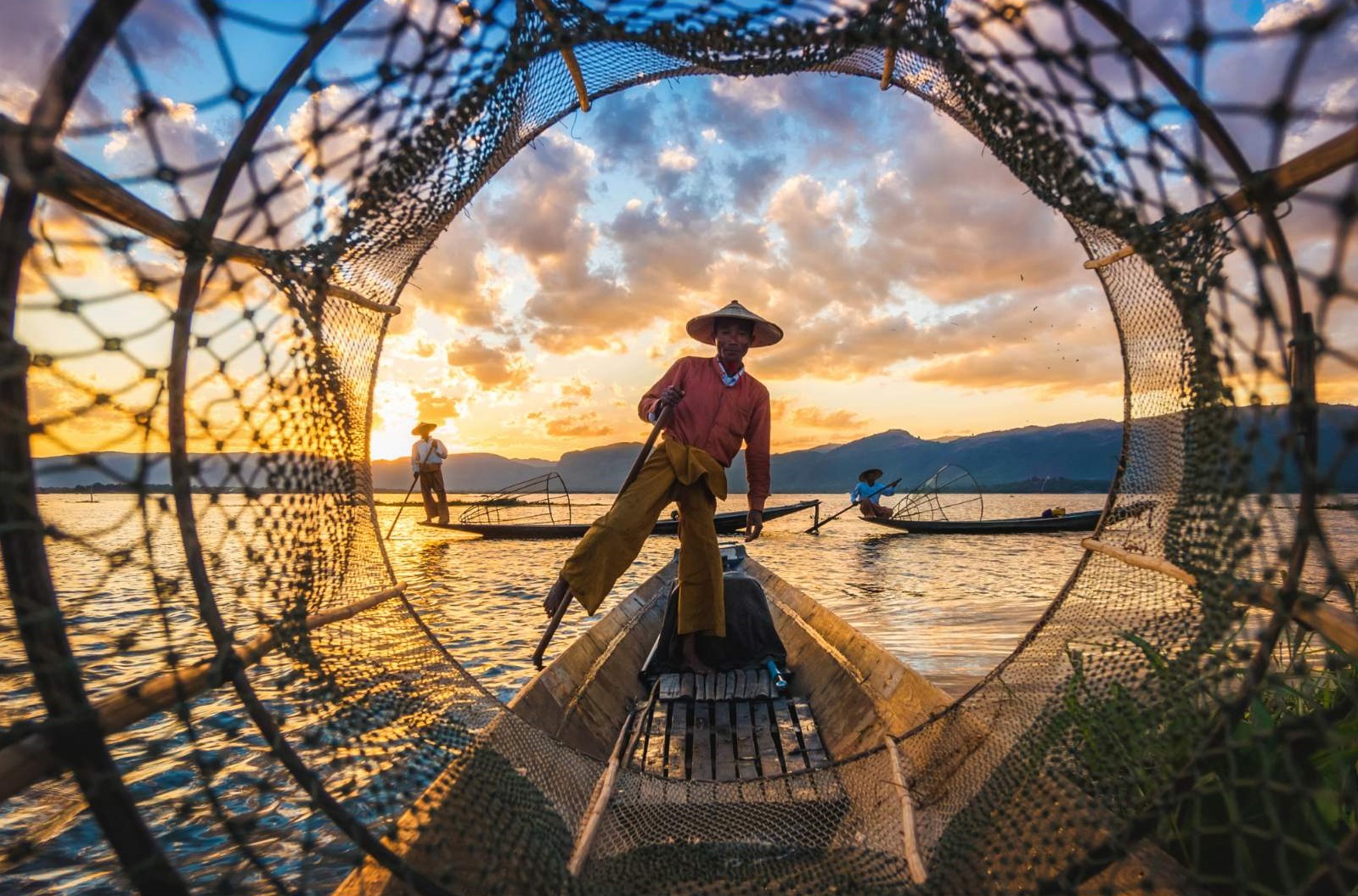 Inle Lake Leg-rowing Fishermen